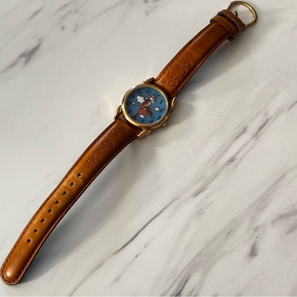 Disney Tigger leather band watch women’s - Picture 2 of 6